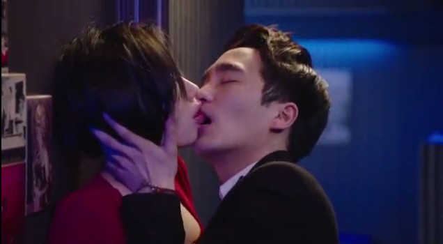 Sex onlineหนังโป๊ไทย ตั้มหีแอร์โฮสเตจกับนักบินเกาหลี เห็นตูดใหญ่ๆ ลากกันมาซั่มในเครื่องบินเห็นหีชัดๆ