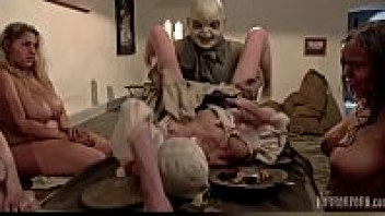 หนังxแปลกๆ Ro89 คนอัปลักษณ์ที่ถูกสาปจากการทำบาป จับสาวอ้วนมาบำเรอกามหลังกินอาหาร เล่นเย็ดหีโชว์แบบซาดิสกลางโต๊ะอาหารเลย