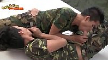 xxxเกย์ทหาร หนุ่มไทยไปเกณฑ์ทหารนานจัดจนลืมตัว ในกรมมีแต่ผู้ชายเย็ดเปลี่ยนเย็ดประตูหลังอย่างเสียว ร้องครางจนน้ำแตกคารูตูด