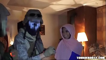 Tour Working Girl ทหารตระเวนเย็ดอิสลาม เจอสาวกำลังแก้ผ้า จับนั่งขย่มควยแล้วภ่ายหนังโป้ ตุรกีนมใหญ่เย็ดมัน