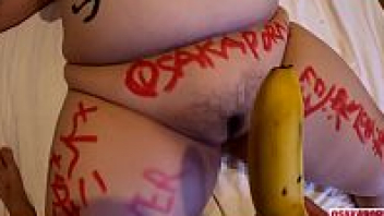 หนังเอ็กซ์เย็ดสาวอ้วนxxxx ตัวใหญ่หีฟิตหนีบควย โดนเล่นเสียวด้วยกล้วยกับควยปลอม