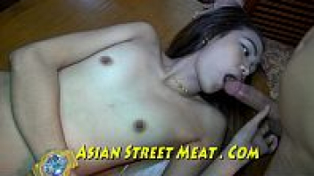 หนังxxxไทยดูฟรีค่าย Asisn Street Meat สาวไทยขายหีครั่งแรกก็โดนฝรั่งควยยาวเย็ดซาดิสไม่ยั่ง แถมซอยรัวๆไม่หยุดจนน้ำแตกปากหี
